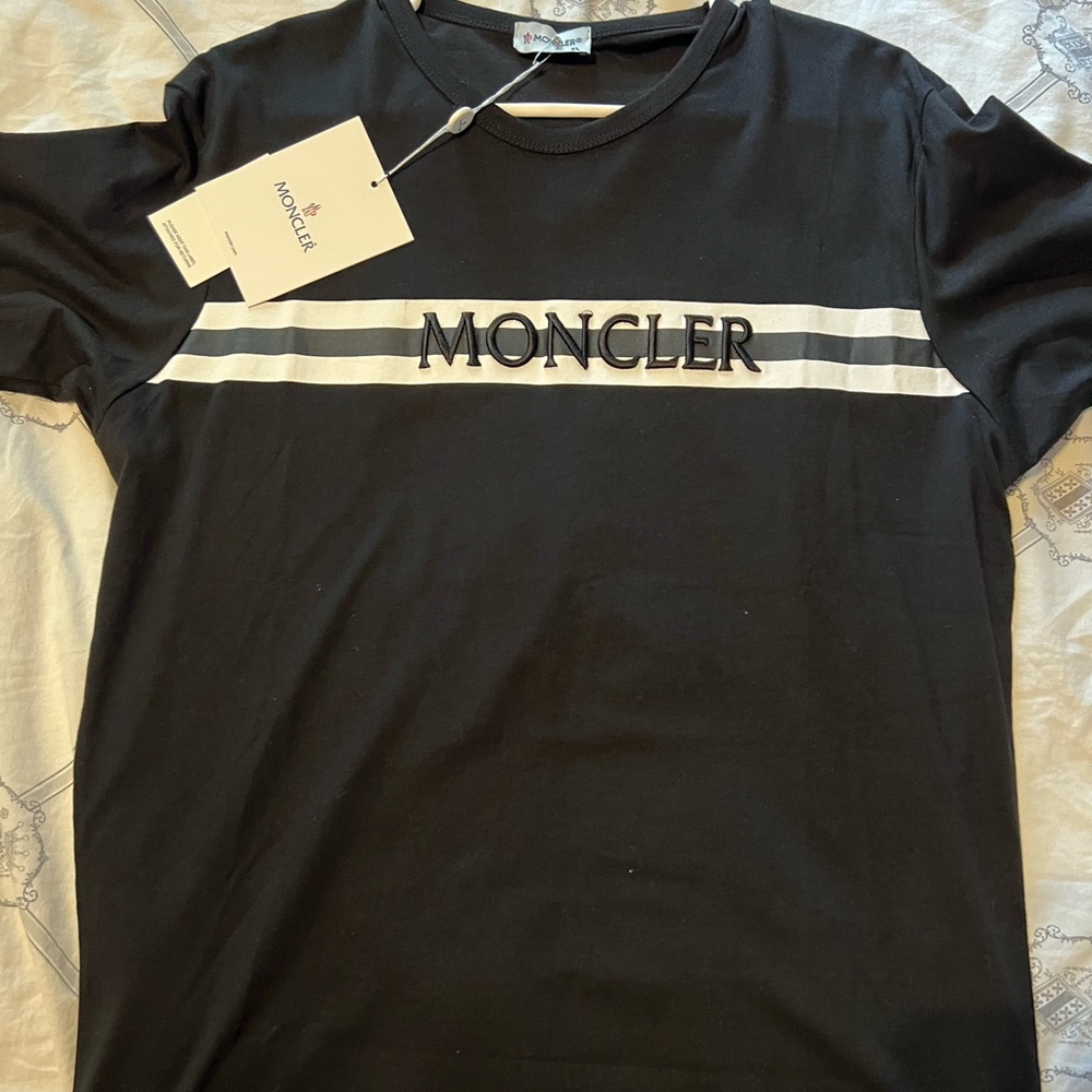 Moncler Men’s XL Tshirt